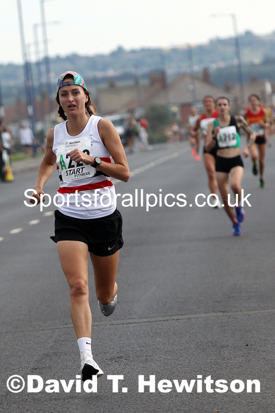 Senior womens 4 stage relay, 2021 Northern 6 and 4 Stage and Young Athletes Road Relays, Redcar. Photo: David T. Hewitson/Sports for All Pics